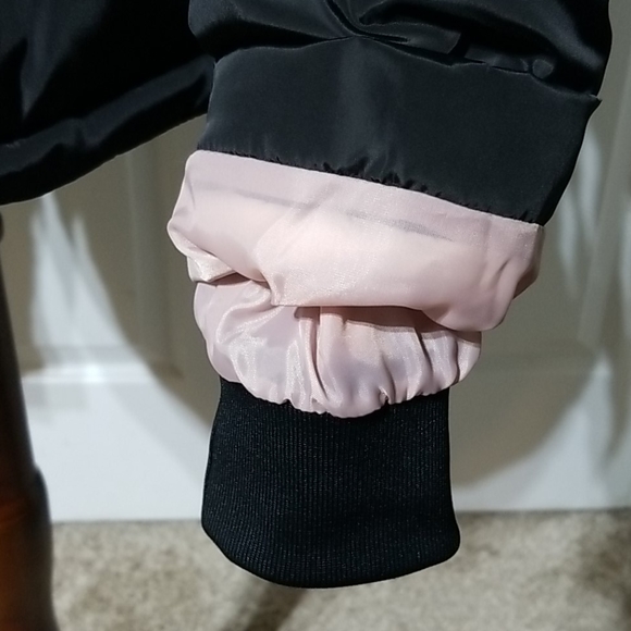 Black and Pink Hooded Puffer Coat - Picture 8 of 10